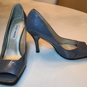"STEVE MADDEN" PUMPS - LIKE NEW